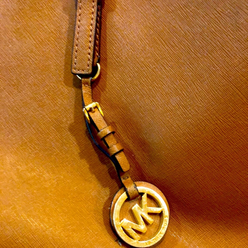 Michael Kors Jet Set Tote - Picture 1 of 3